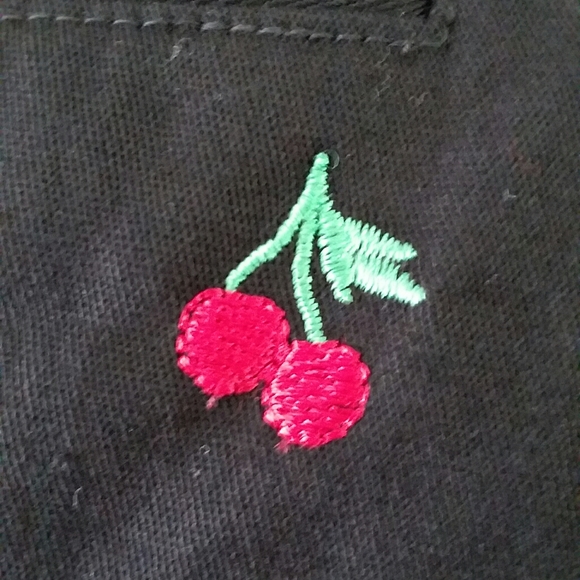 KIM ROGERS PETITE CHERRY EMBROIDERED CAPRI PANTS - Picture 7 of 8